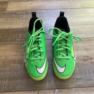 Nike Huarache Lacrosse bright green cleats, youth 1